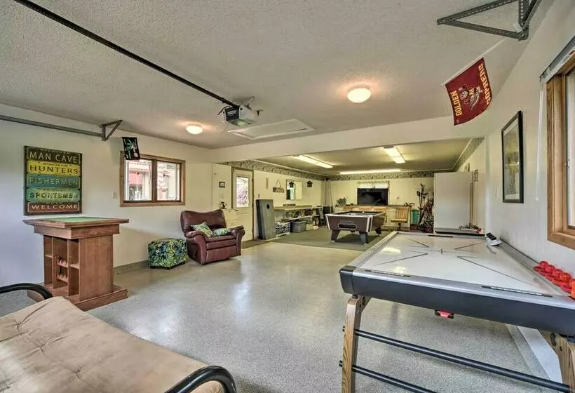 Spacious Danbury Home W/ Direct Lake Access!
