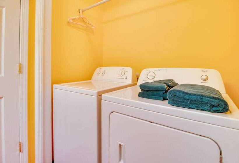 Spacious Family Home W/ Norfork Lake Views!