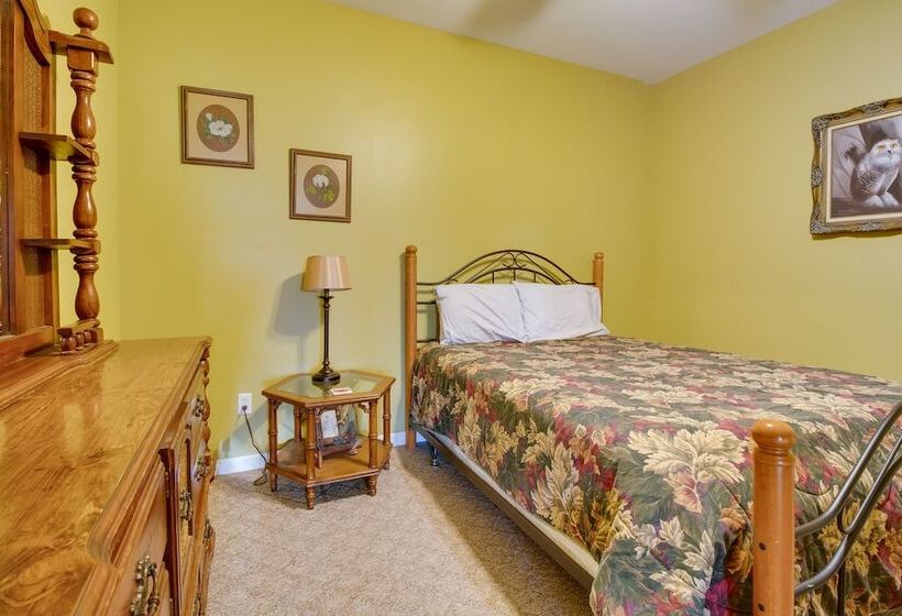 Spacious Family Home W/ Norfork Lake Views!