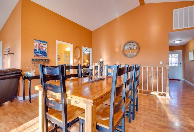 Spacious Family Home W/ Norfork Lake Views!