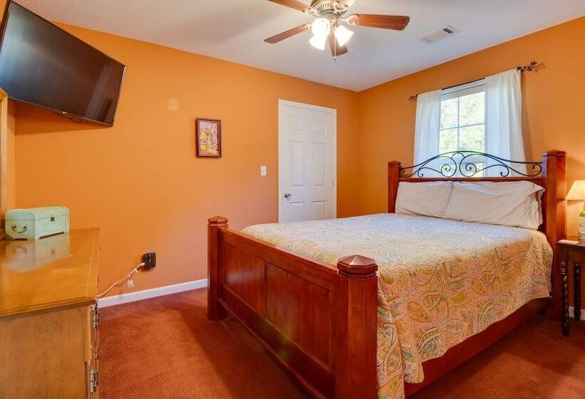 Spacious Family Home W/ Norfork Lake Views!