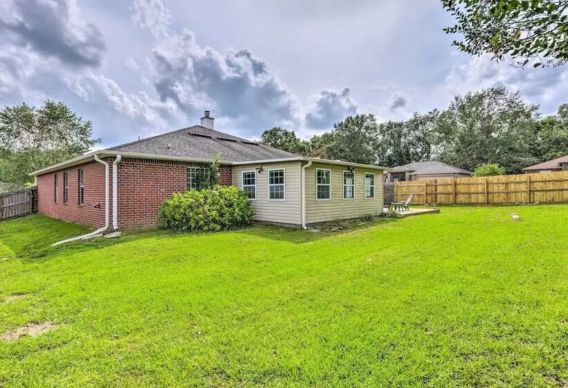Spacious Home W/ Sunroom, 15 Mi To Pensacola!