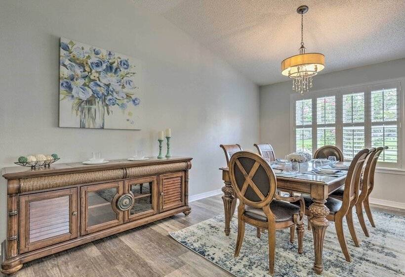 Spacious Home W/ Sunroom, 15 Mi To Pensacola!