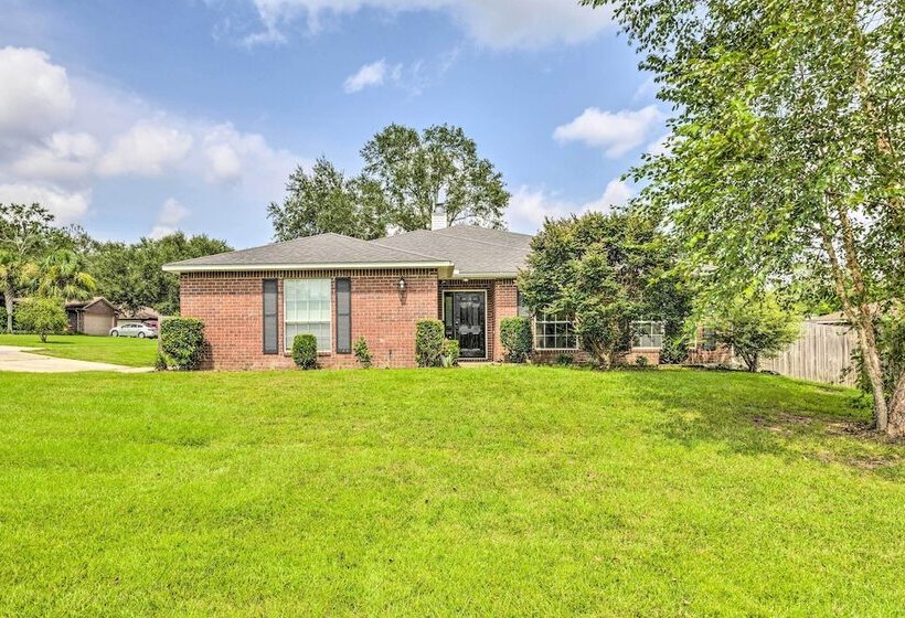 Spacious Home W/ Sunroom, 15 Mi To Pensacola!