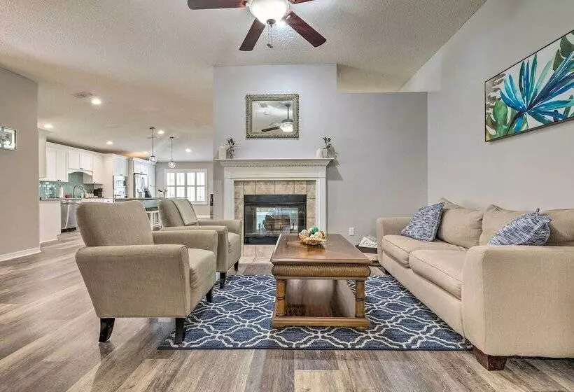 Spacious Home W/ Sunroom, 15 Mi To Pensacola!