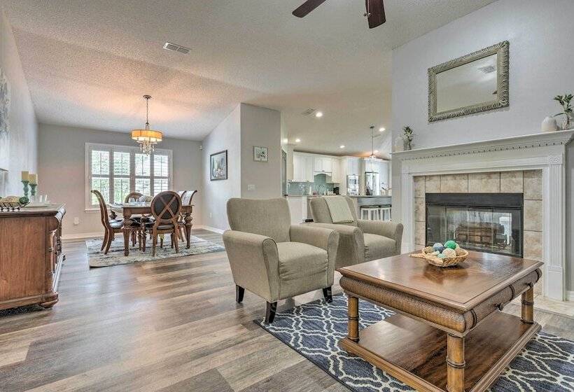 Spacious Home W/ Sunroom, 15 Mi To Pensacola!