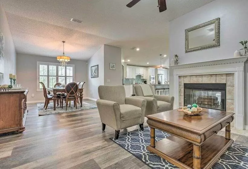 Spacious Home W/ Sunroom, 15 Mi To Pensacola!
