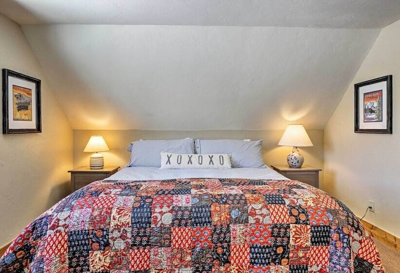 Spacious Grand Lake Cabin W/ Hot Tub & Deck