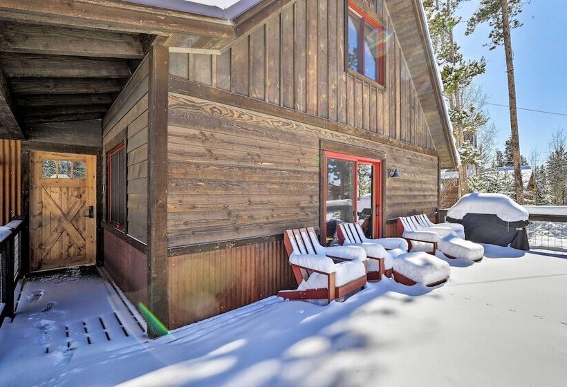 Spacious Grand Lake Cabin W/ Hot Tub & Deck