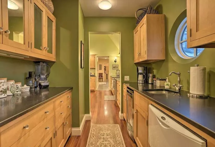 Stunning South Hero Home On Lake Champlain W/ View