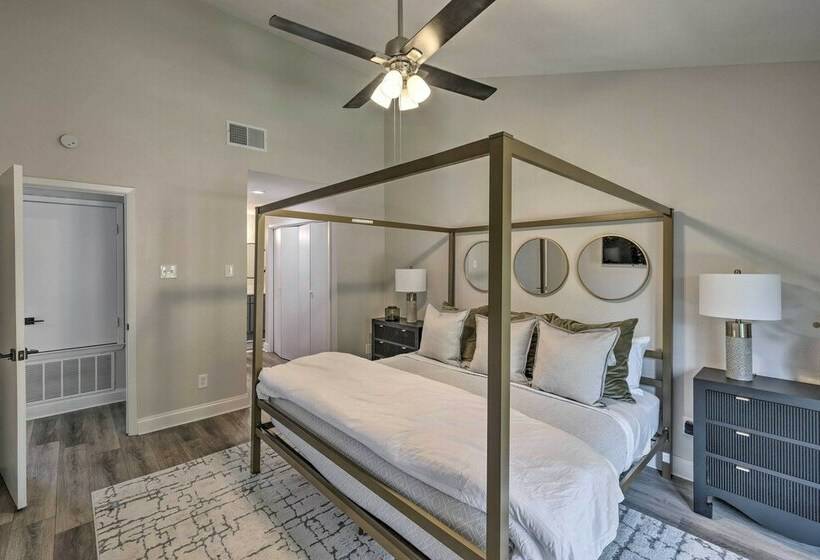 Stylish Lewisville Home Near Downtown Dallas!