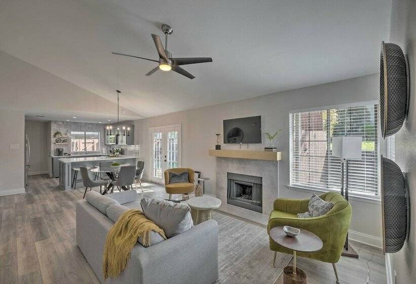 Stylish Lewisville Home Near Downtown Dallas!