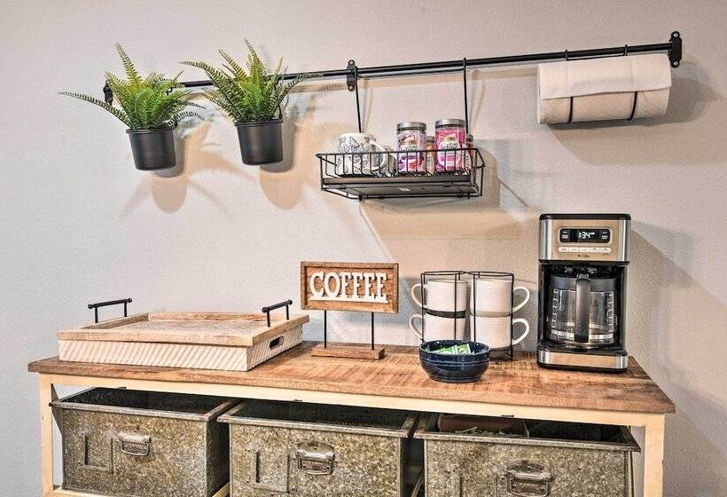 ~ 2 Mi To Pleasure Pier: Home In Galveston!