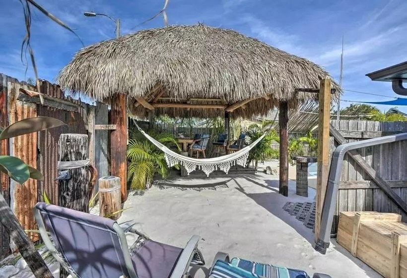 Sunny Haven W/ Private Tiki Bar   6 Mi To Beach!