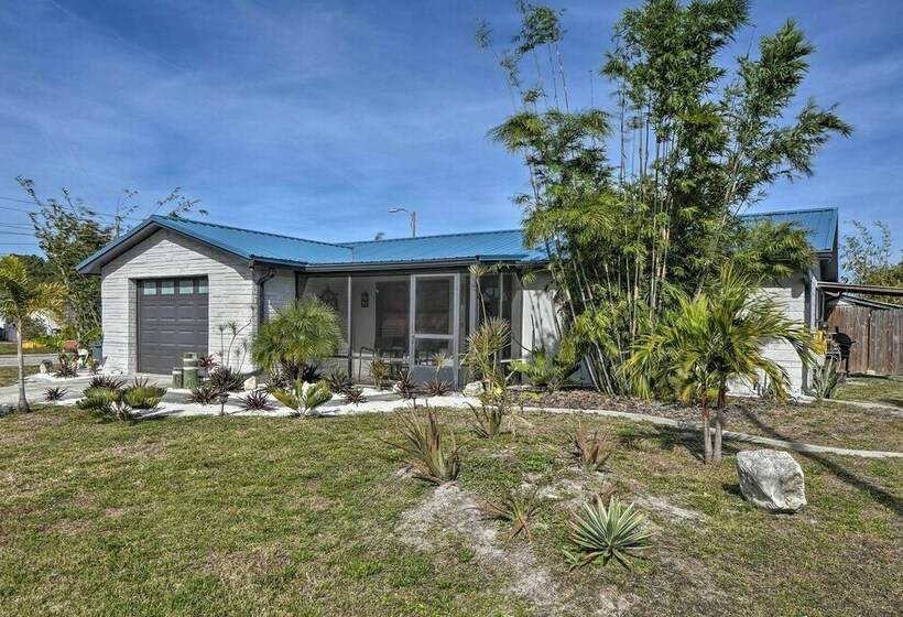 Sunny Haven W/ Private Tiki Bar 6 Mi To Beach!