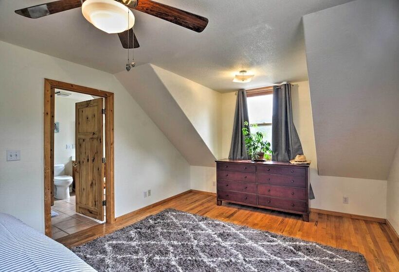 The Pinecone Palace W/ Hiking Trail Access!