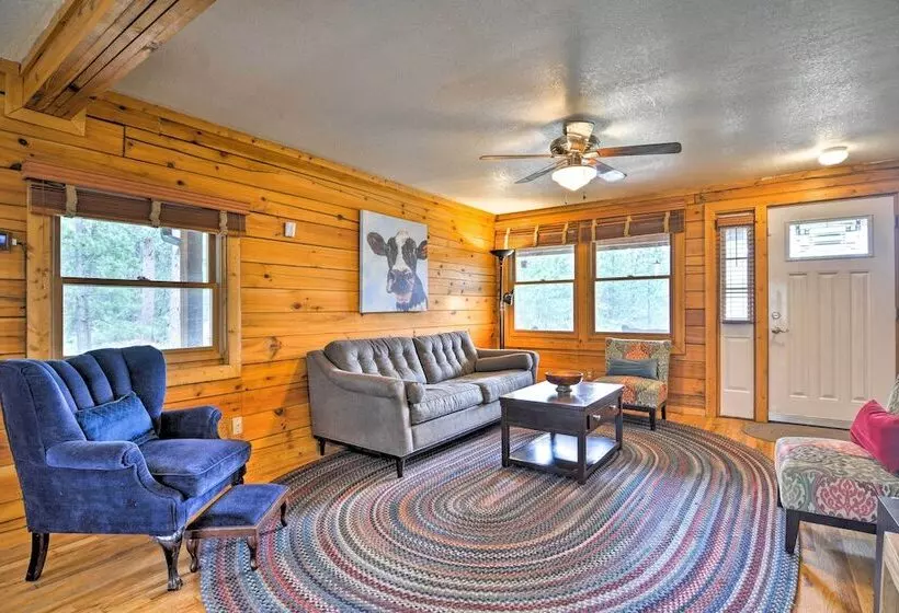 The Pinecone Palace W/ Hiking Trail Access!