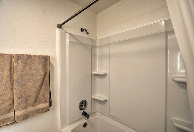 The Pinecone Palace W/ Hiking Trail Access!