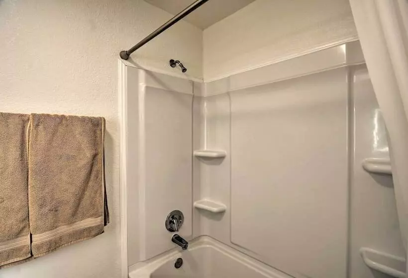 The Pinecone Palace W/ Hiking Trail Access!