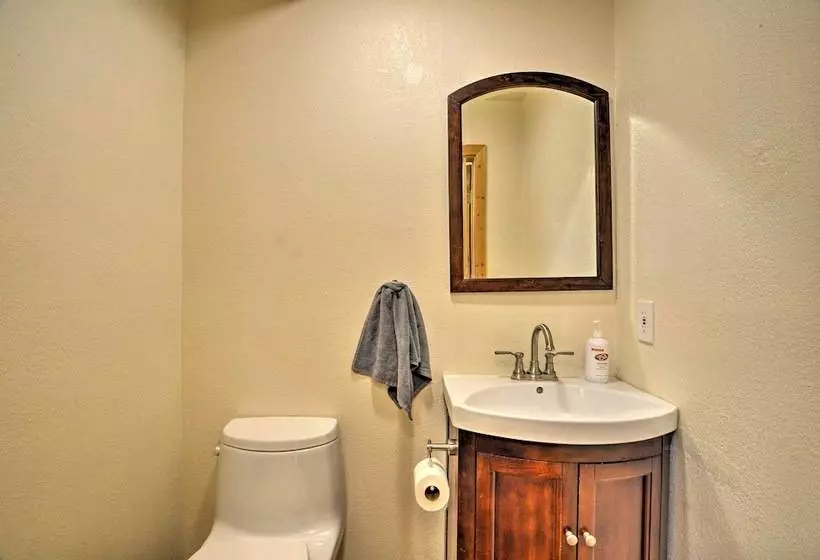 The Pinecone Palace W/ Hiking Trail Access!