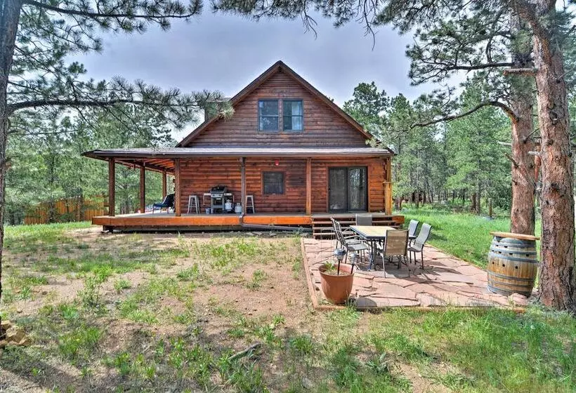 The Pinecone Palace W/ Hiking Trail Access!