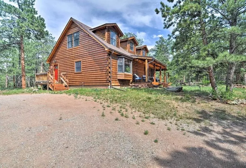 The Pinecone Palace W/ Hiking Trail Access!