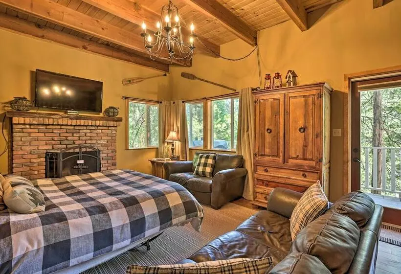 Tree House Chalet In Lake Arrowhead Village