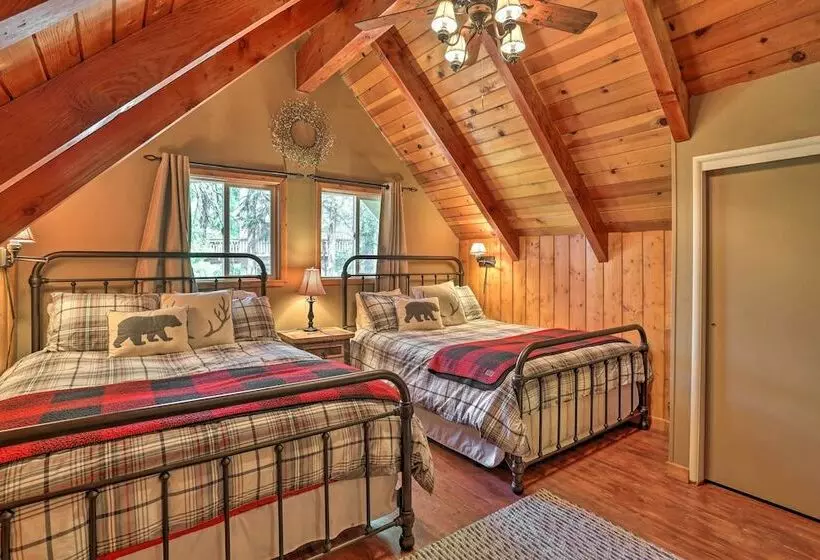 Tree House Chalet In Lake Arrowhead Village