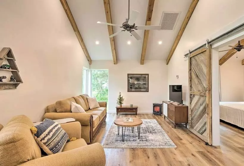 Trendy Palm City Cottage W/ Porch On 5 Acres!