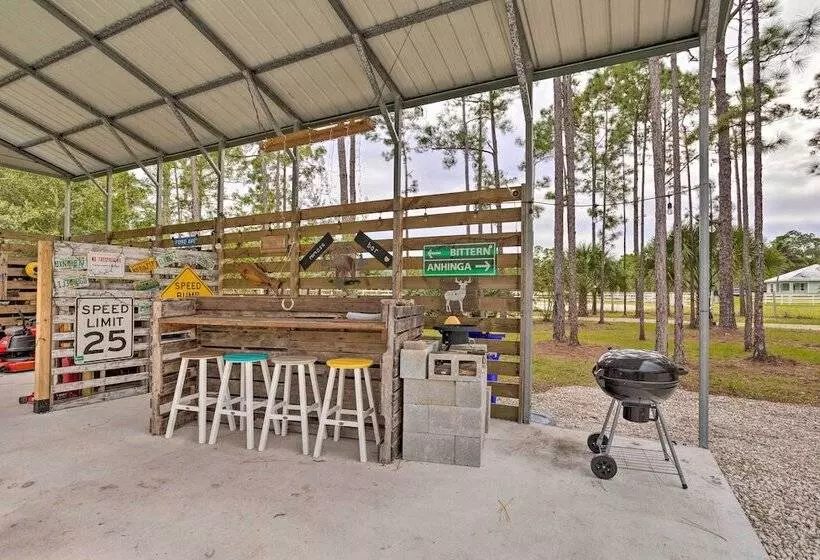 Trendy Palm City Cottage W/ Porch On 5 Acres!