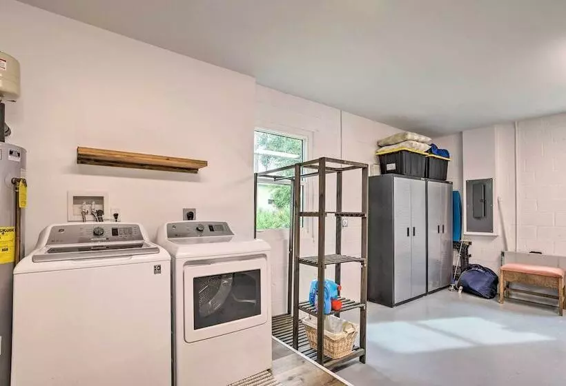 Trendy Palm City Cottage W/ Porch On 5 Acres!