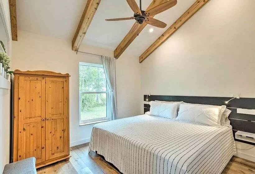 Trendy Palm City Cottage W/ Porch On 5 Acres!