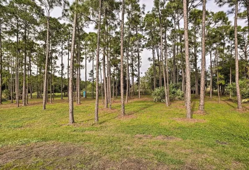 Trendy Palm City Cottage W/ Porch On 5 Acres!