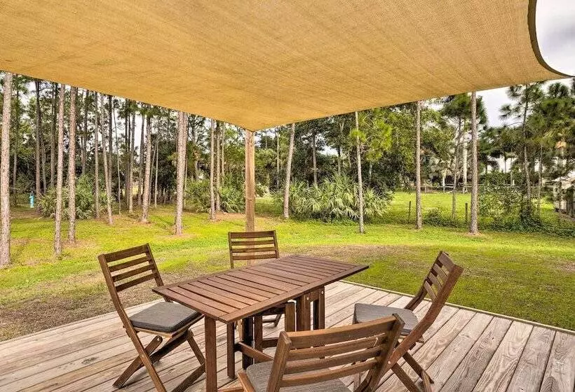 Trendy Palm City Cottage W/ Porch On 5 Acres!