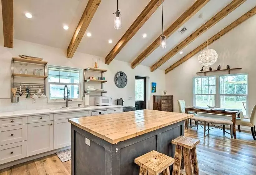 Trendy Palm City Cottage W/ Porch On 5 Acres!