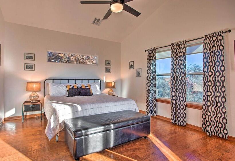 Updated Cabin W/ 360 Degree Mtn View: 1 Mi To Lake