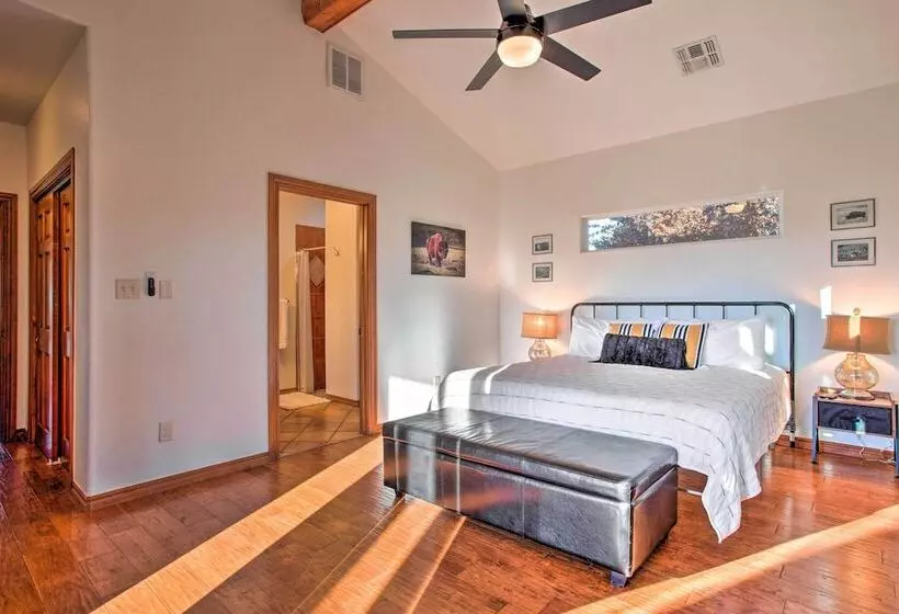 Updated Cabin W/ 360 Degree Mtn View: 1 Mi To Lake