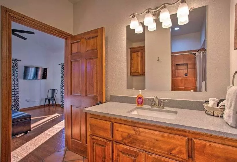 Updated Cabin W/ 360 Degree Mtn View: 1 Mi To Lake