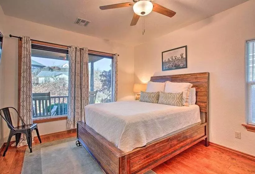 Updated Cabin W/ 360 Degree Mtn View: 1 Mi To Lake