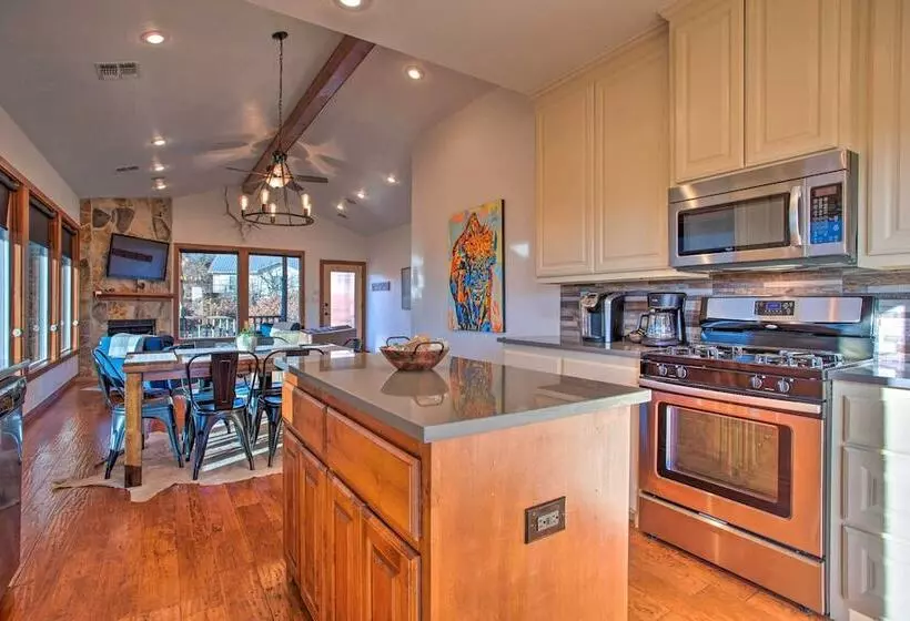 Updated Cabin W/ 360 Degree Mtn View: 1 Mi To Lake