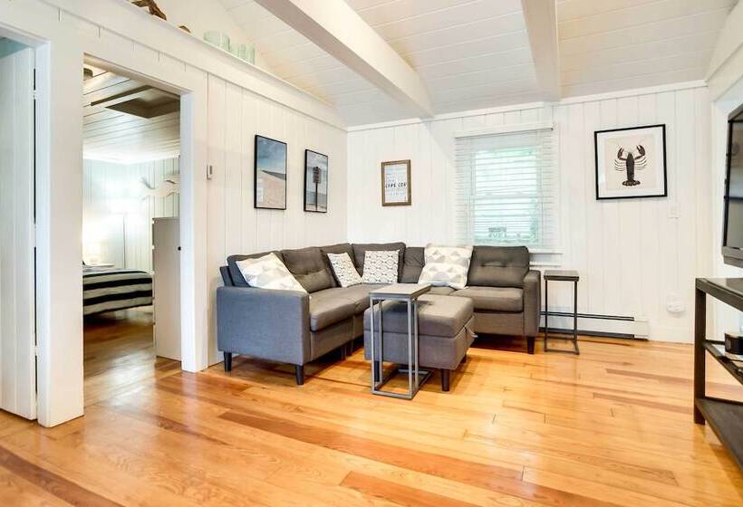 Updated Hyannis Home < 2 Mi To Beach & Golf!