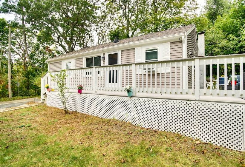 Updated Hyannis Home < 2 Mi To Beach & Golf!