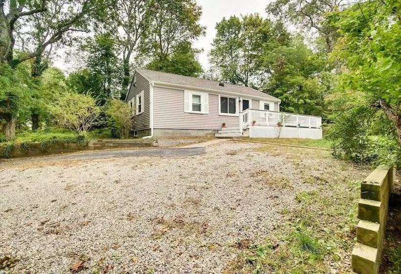Updated Hyannis Home < 2 Mi To Beach & Golf!