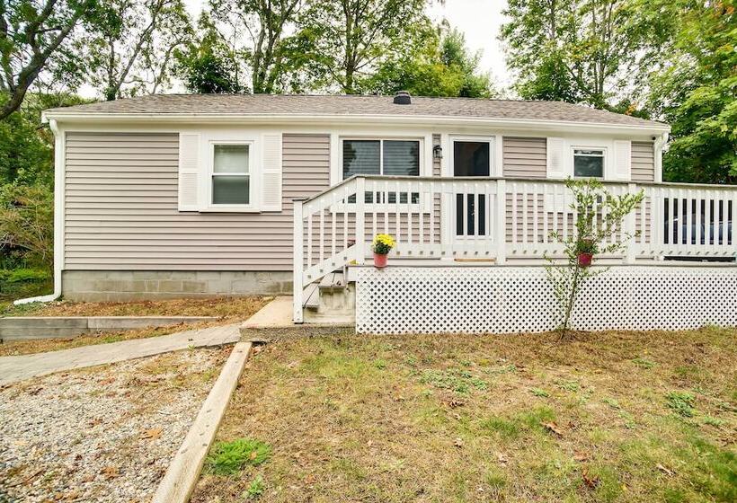Updated Hyannis Home < 2 Mi To Beach & Golf!