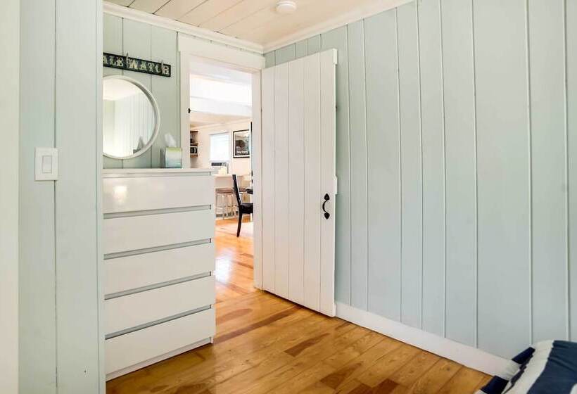 Updated Hyannis Home < 2 Mi To Beach & Golf!