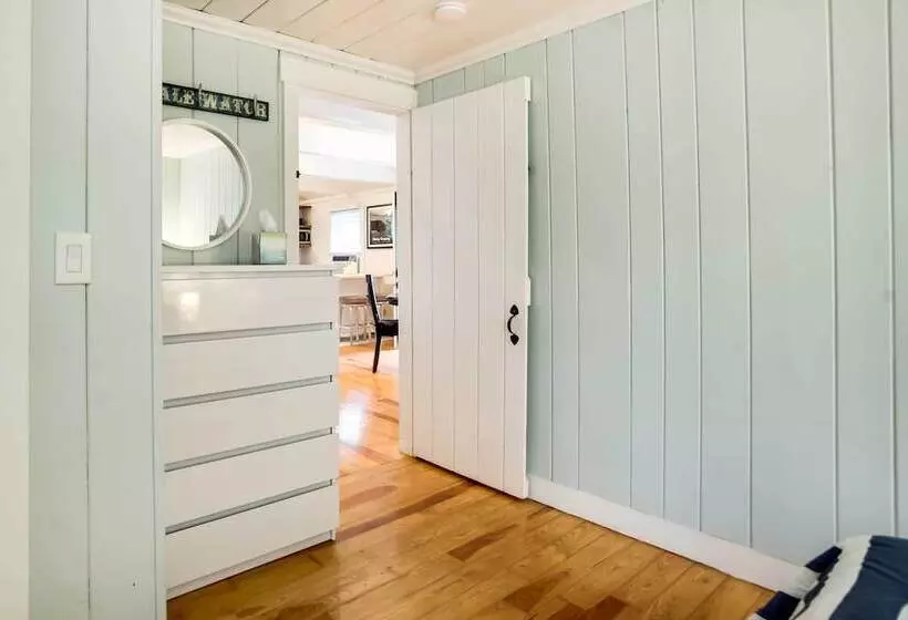 Updated Hyannis Home < 2 Mi To Beach & Golf!