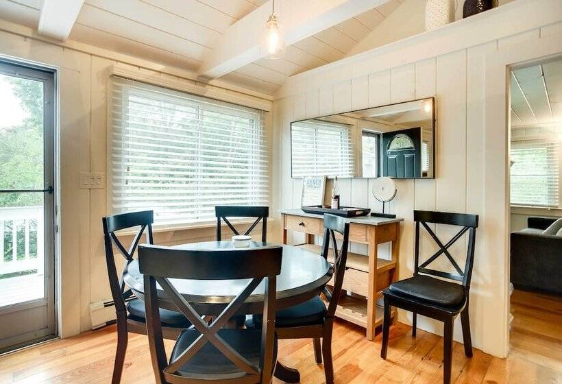 Updated Hyannis Home < 2 Mi To Beach & Golf!