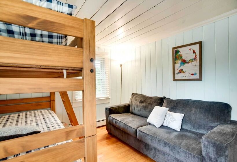 Updated Hyannis Home < 2 Mi To Beach & Golf!