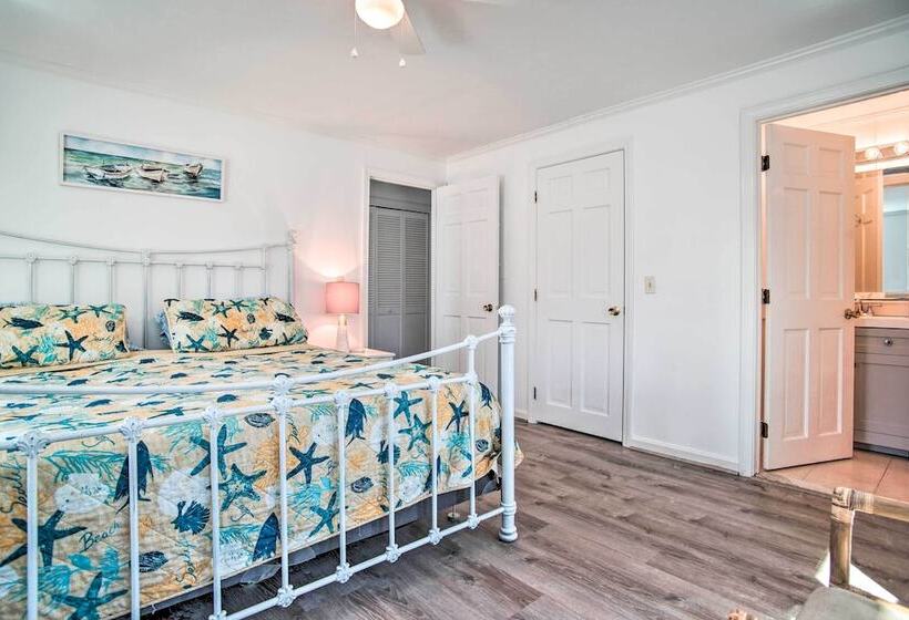 Updated Yarmouth Escape Near Swan Pond + Beaches!