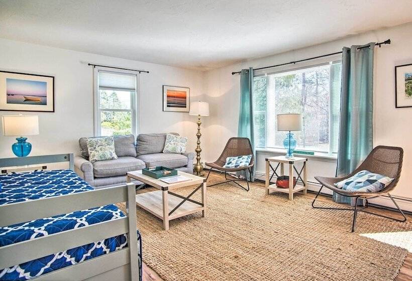 Updated Yarmouth Escape Near Swan Pond + Beaches!